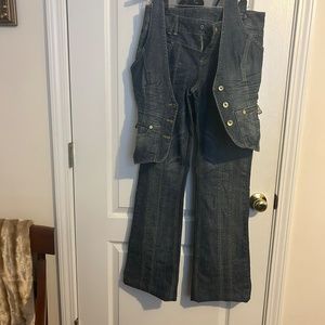 Dereon denim pants size 5/6 with M vest